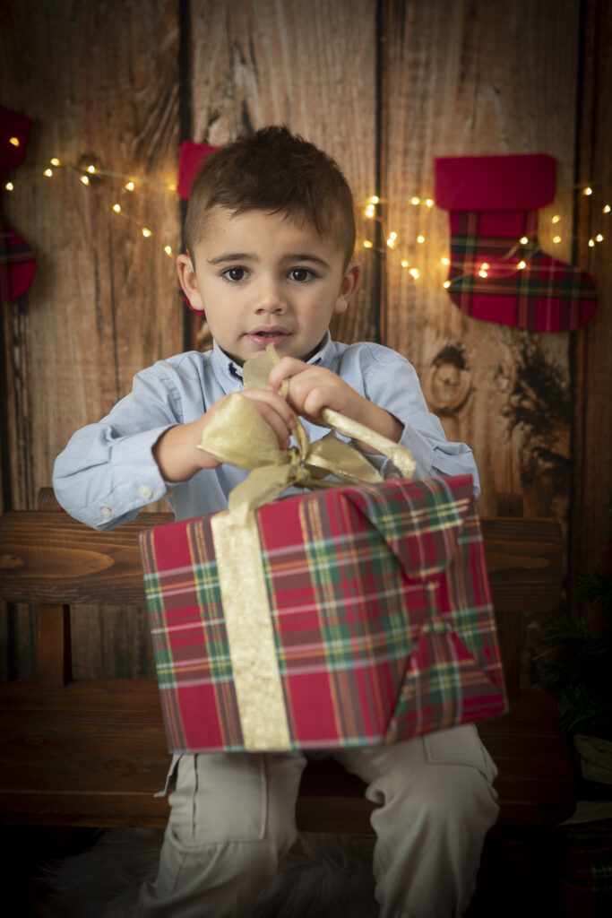 bimbo su set fotografico natale legno (1 di 1)